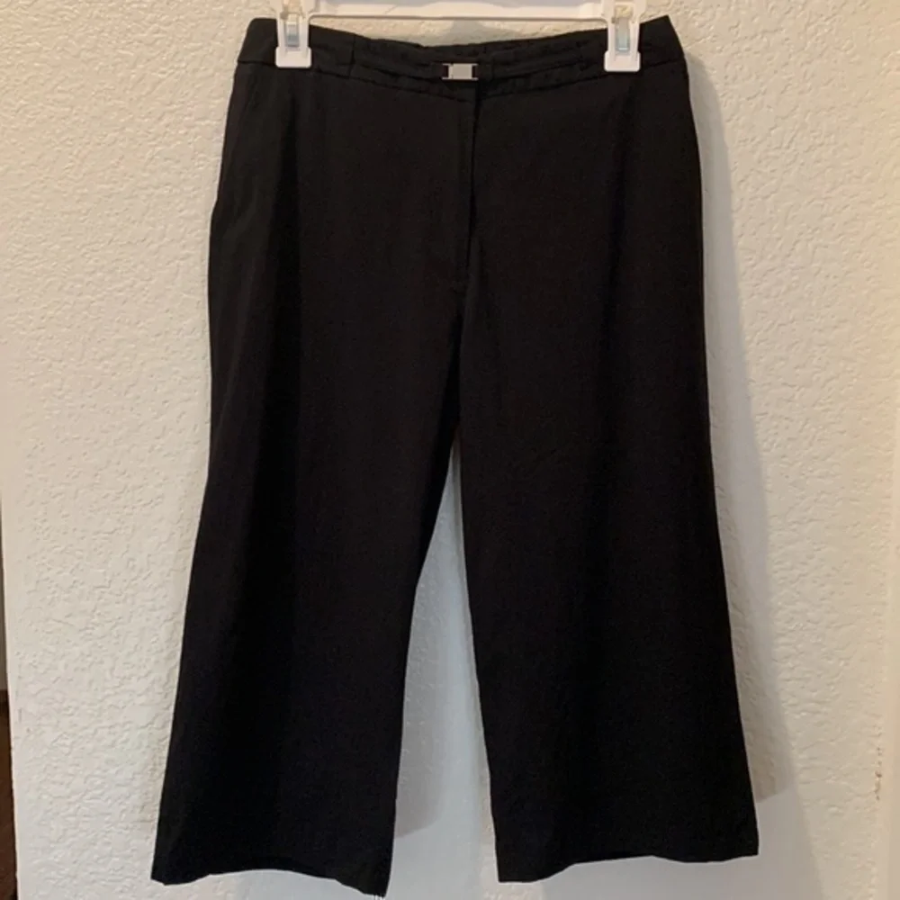 Express stretch black capris - Picture 3 of 8